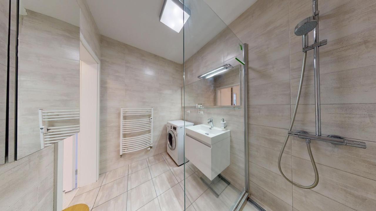 Bibi Centroom Apartment Piest'any